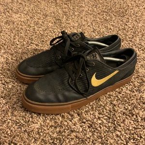 Nike Janoski size 12